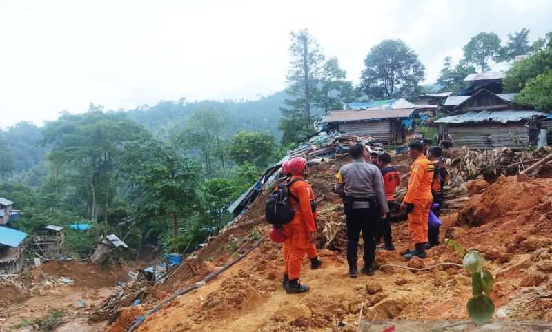 5 Orang dari Total 17 Korban Longsor Tambang Emas di Kotabaru Belum Ditemukan
