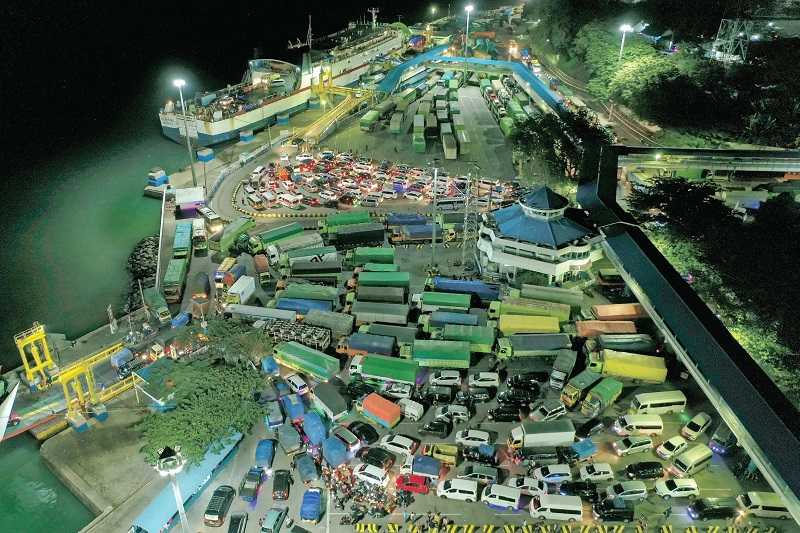 ANTRE KENDARAAN PEMUDIK