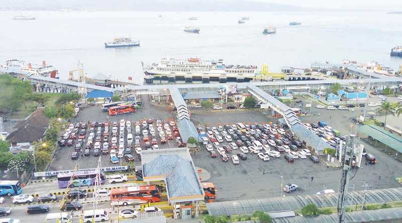 ARUS BALIK DI PELABUHAN GILIMANUK PADAT