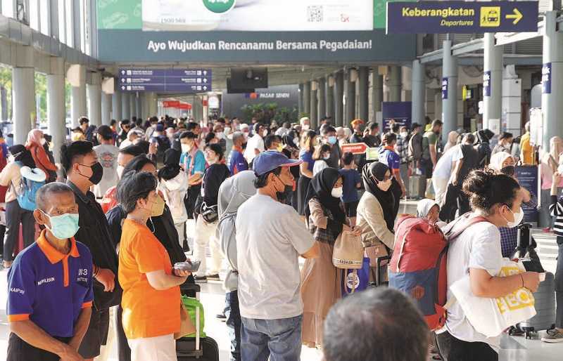 ARUS BALIK DI STASIUN PASAR SENEN