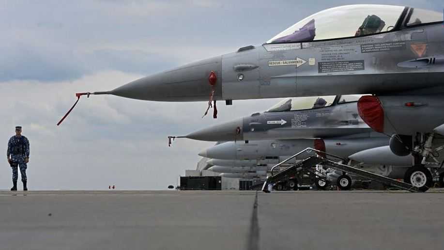 AS Terbuka untuk Melatih Pilot Ukraina Operasikan Jet Tempur F-16