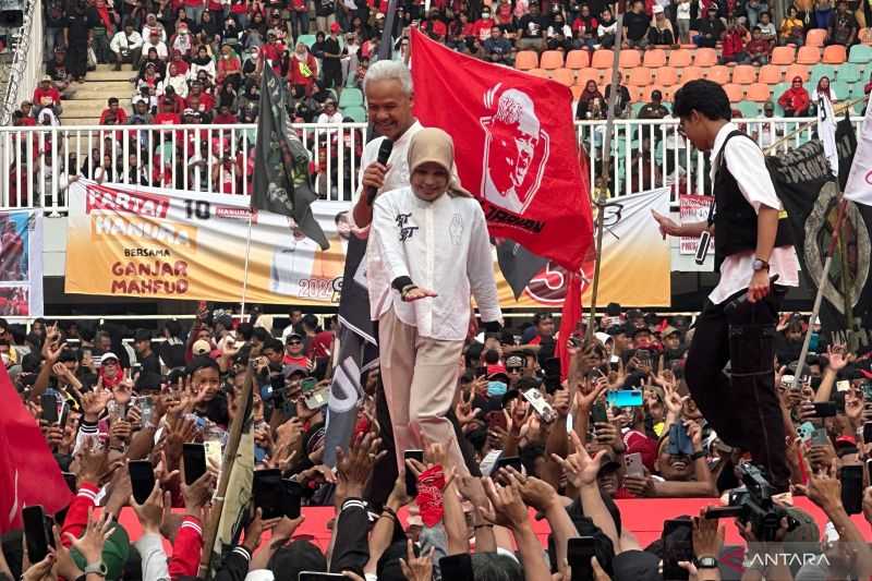 Atikoh Ingatkan Capres Ganjar untuk Tidak Berkhianat Kepada Rakyat