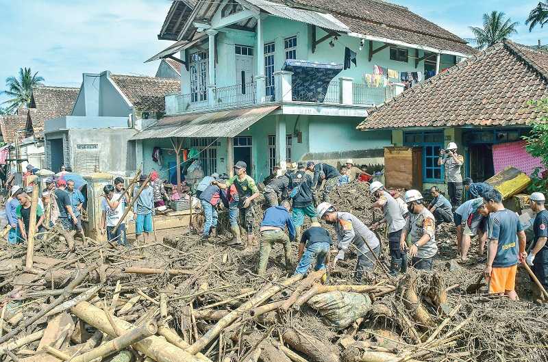 BANJIR BANDANG DI KABUPATEN GARUT