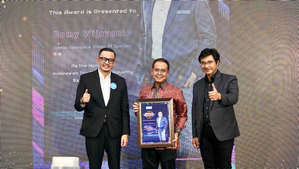 Bank DKI Raih The Top 20 Financial Services 2022