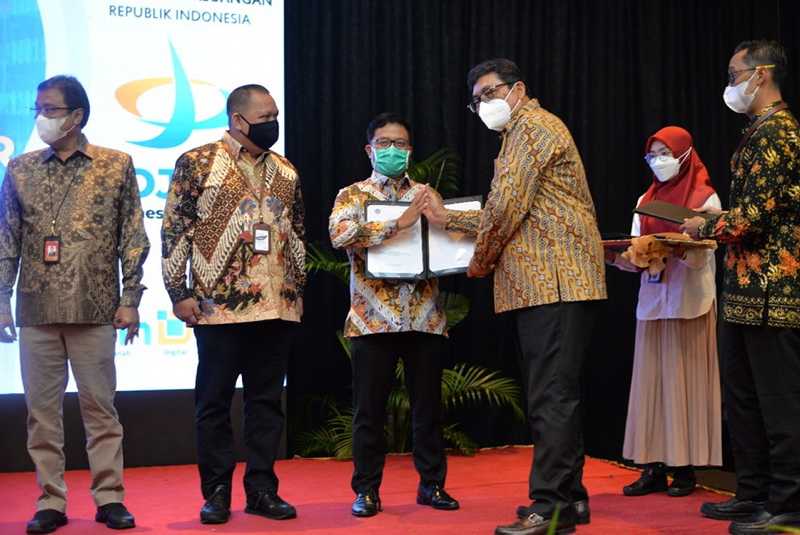 Bank DKI Terima Perjanjian Kerja Sama tentang Sistem Informasi Kredit Program Kredit Usaha Rakyat (SIKP KUR)