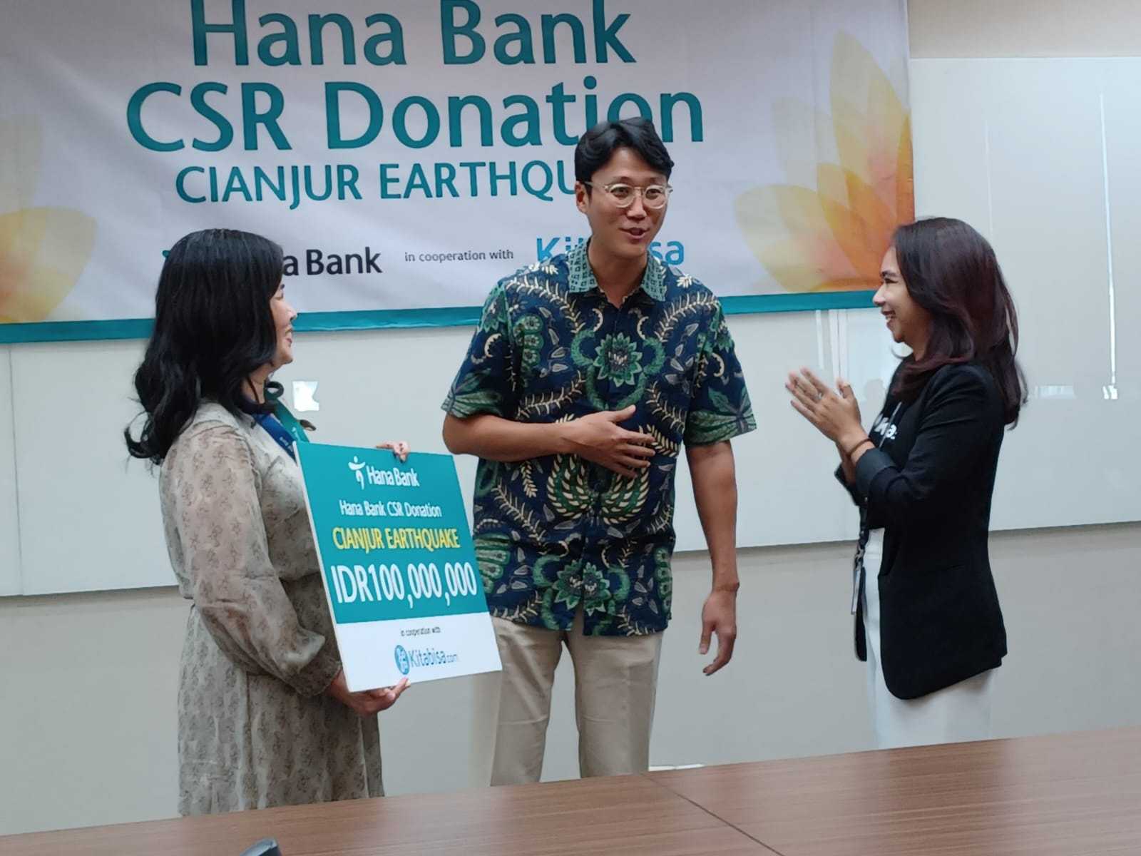 Bank Hana Bantu Korban Gempa Cianjur