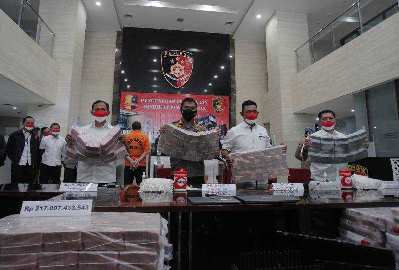Barang Bukti Pinjol Ilegal