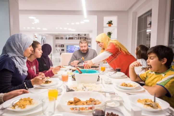 Berbahaya Jika Langsung Tidur Usai Makan Sahur, Ini Dampak Kesehatannya
