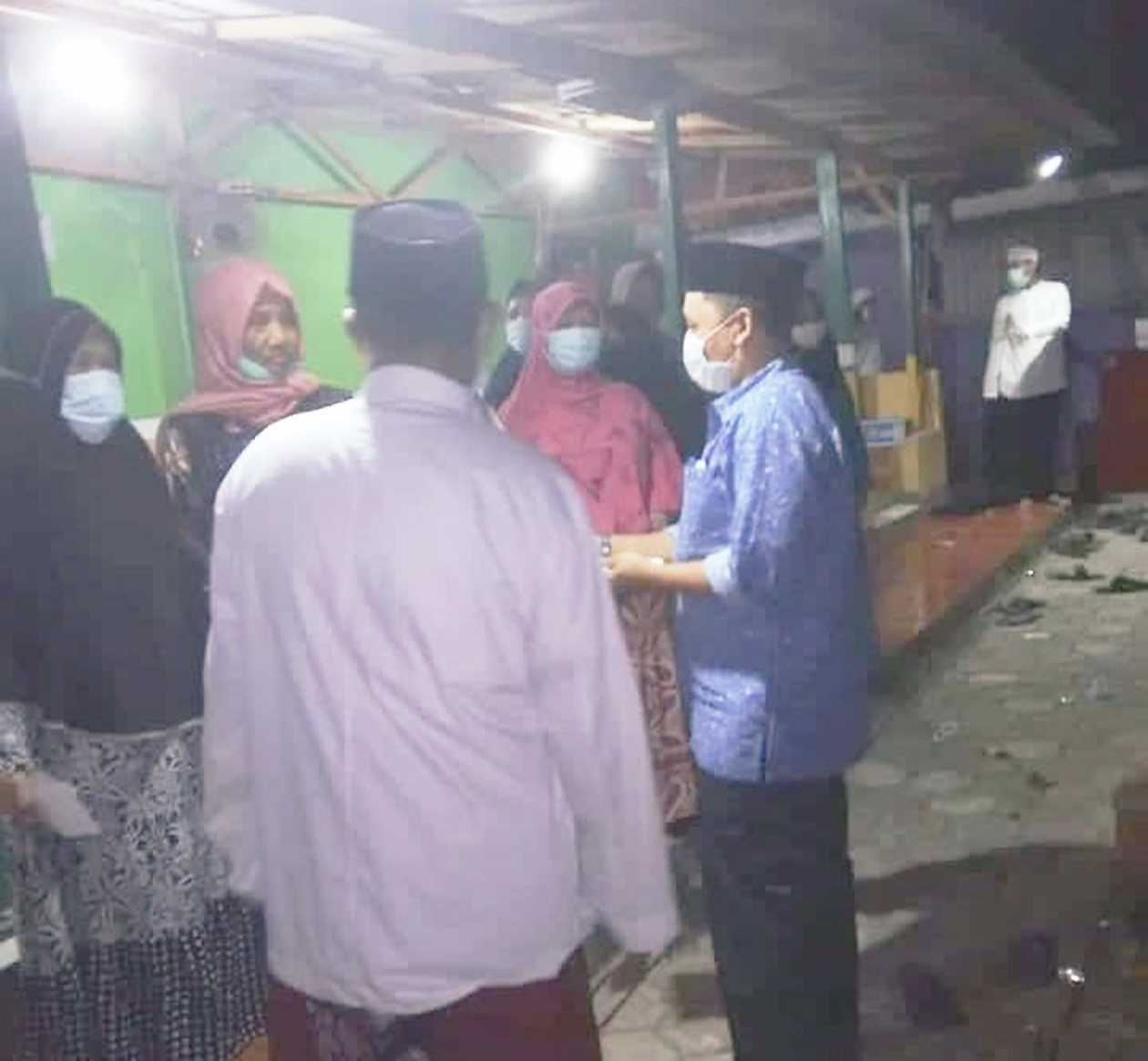 Berikan Santunan Kepada Anak Yatim dan Duafa