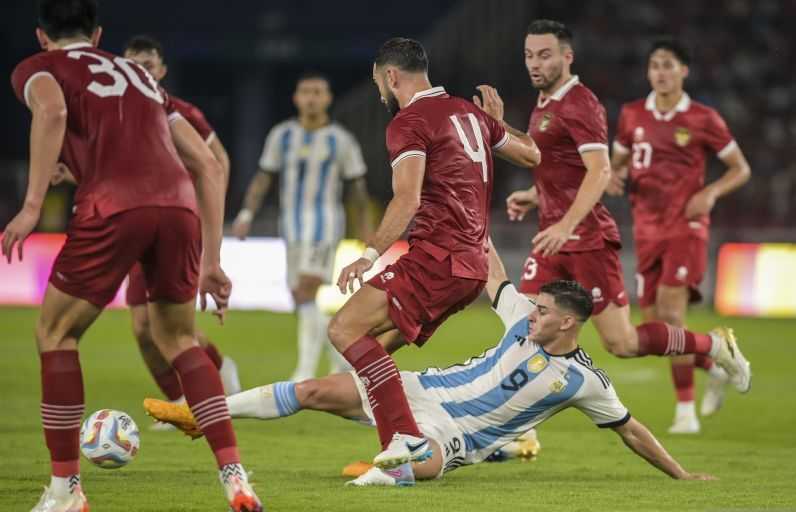 Bolivia Dibenamkan Argentina 0-3