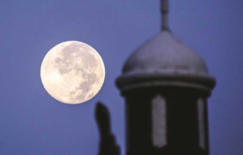 BULAN PURNAMA SALJU