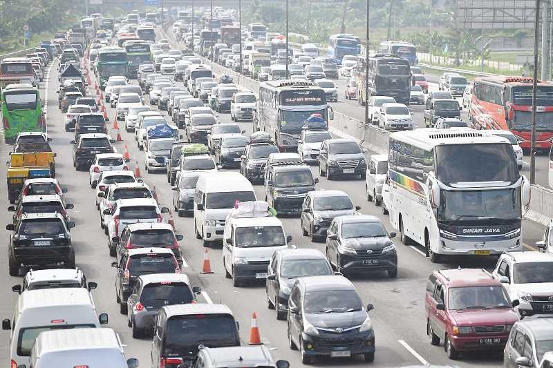 CONTRAFLOW DUA LAJUR DI TOL JAKARTA-CIKAMPEK