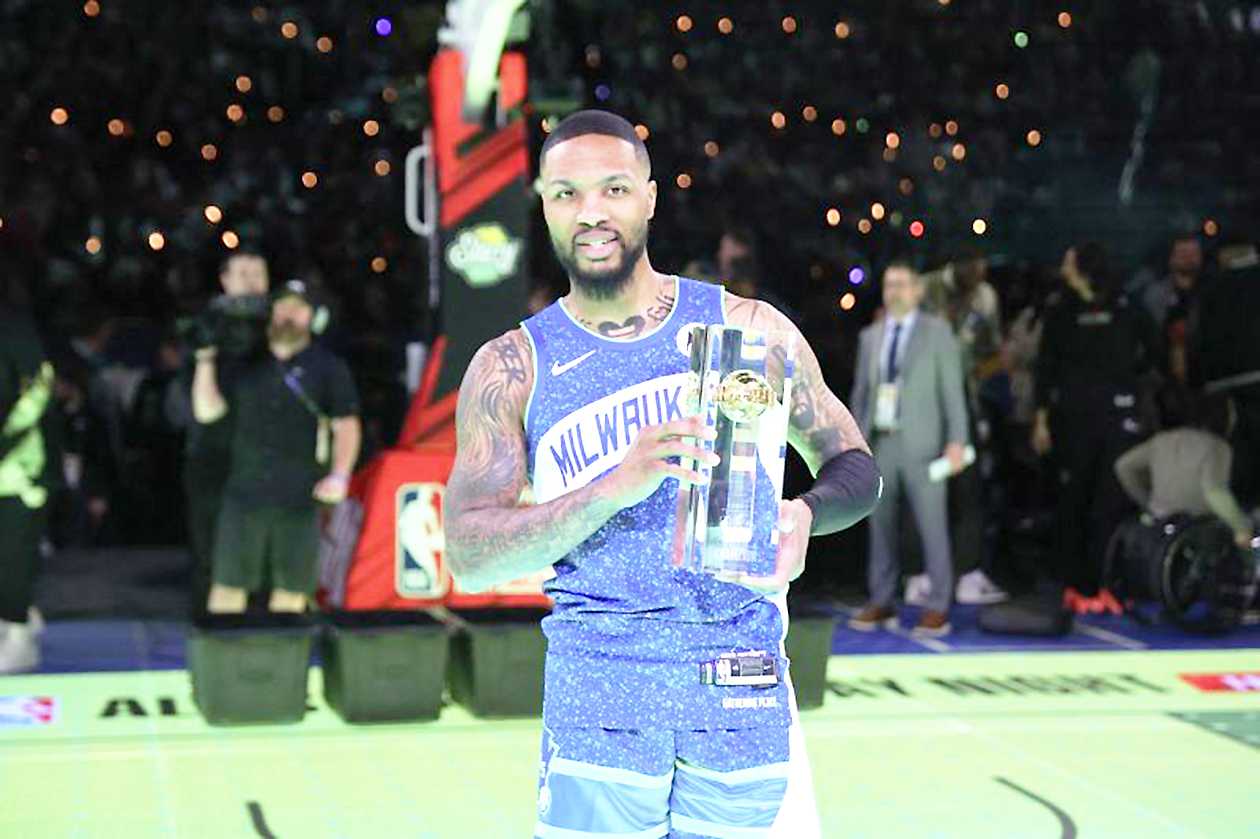 Damian Lillard Sukses Raih Gelar Tripoin Kontes All-Star Dua Kali Beruntun