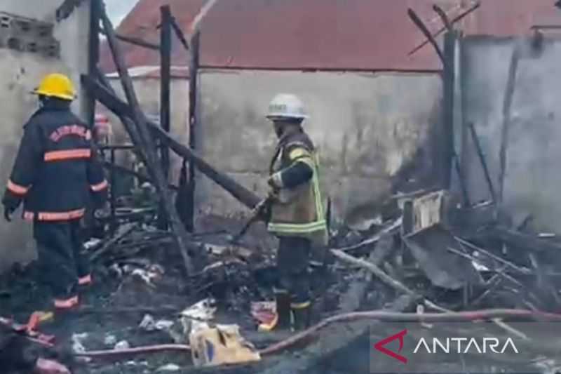 Delapan Rumah Dinas Kowilhan I Terbakar, Damkarmat Medan Kerahkan Sembilan Armada