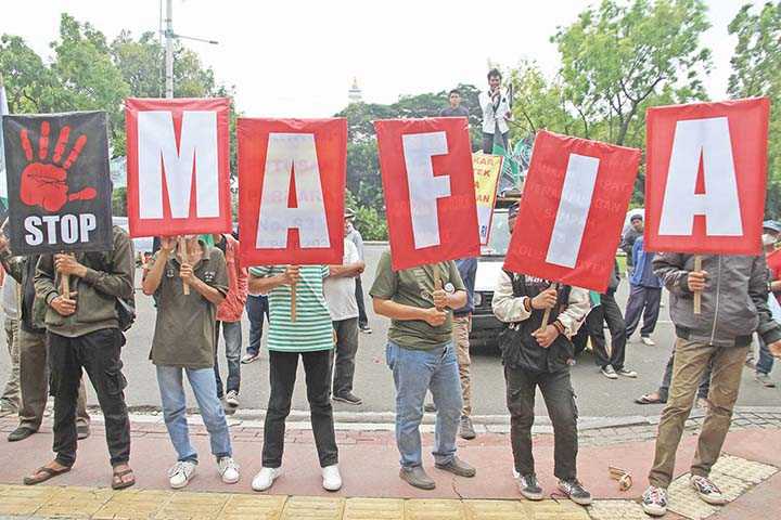Desak MA Usut Mafia Tanah