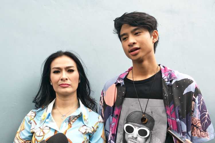 Devano Danendra Kesal Lihat Sang Ibu Iis Dahlia Sering di Bully Warganet
