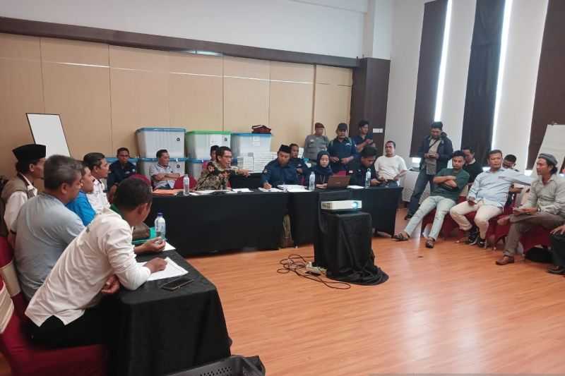 Diduga Ada Kecurangan, KPU Jember Gelar Mediasi untuk Selesaikan Masalah Dalam Rekapitulasi