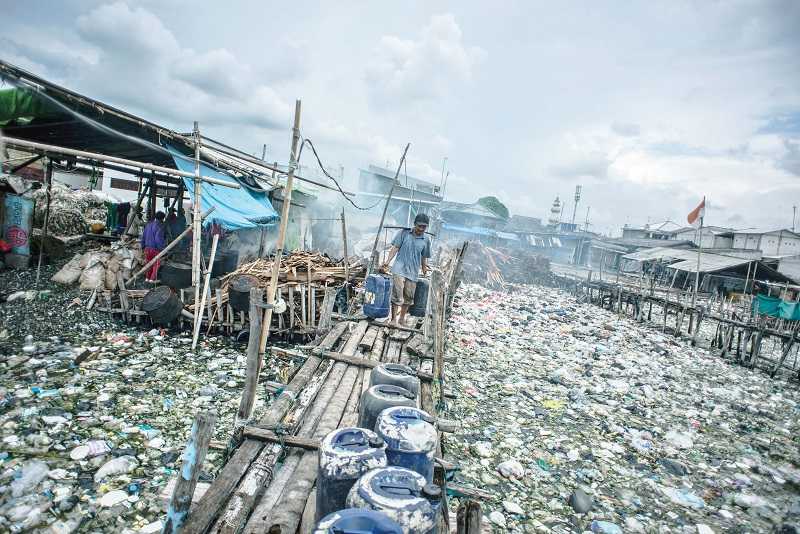 DIPENUHI SAMPAH