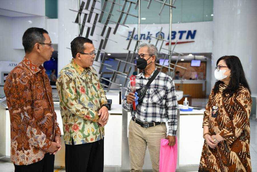 Direksi Dna Komisaris BTN Sapa Nasabah