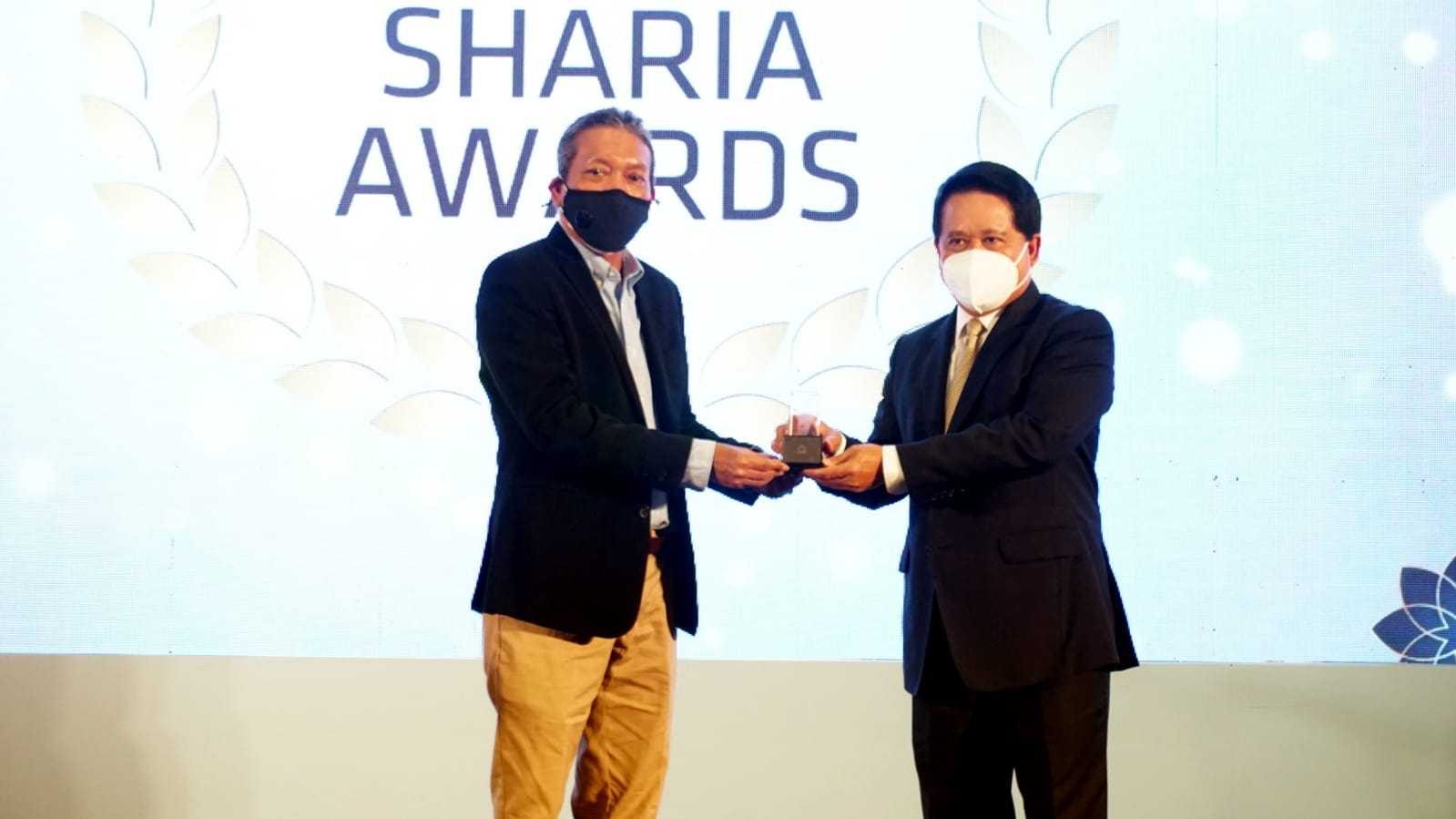 Direktur Utama Bank Syariah Indonesia Meraih Penghargaan Tokoh Syariah 2021