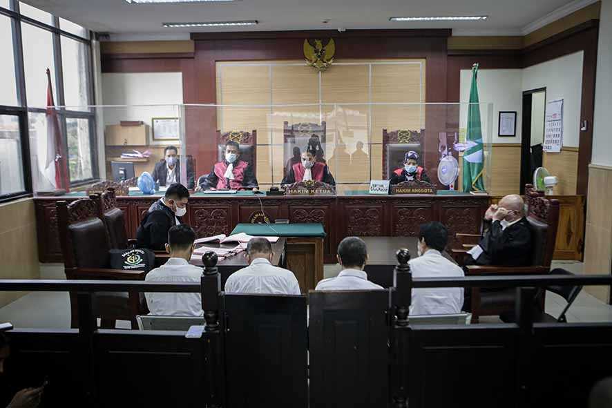 Dituntut Dua Tahun Penjara