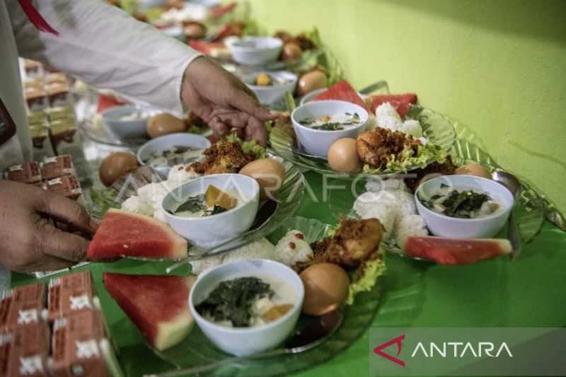 Dokter Minta Orang Tua Kenali Tanda Lapar-Kenyang Anak