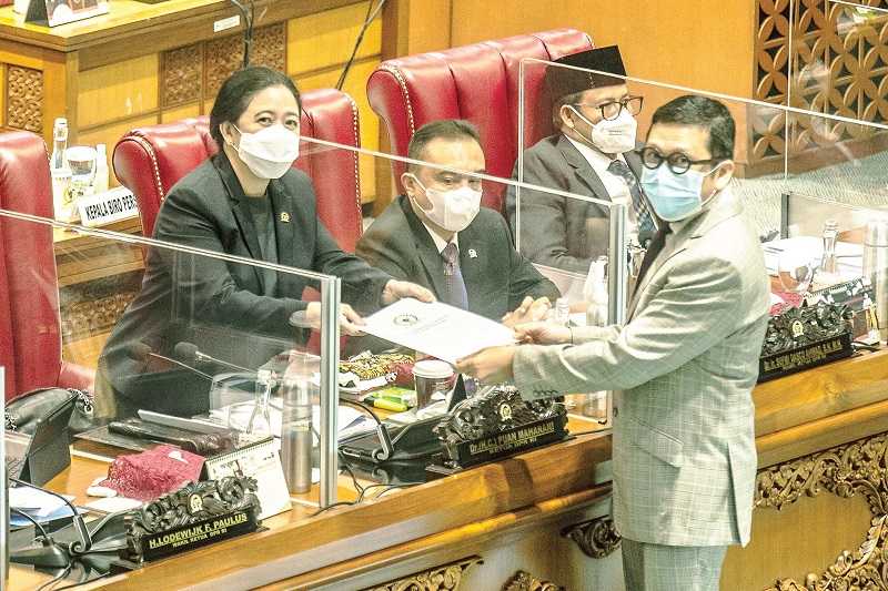 DPR SETUJUI RUU IKN DISAHKAN MENJADI UU