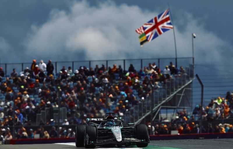 Duo Mercedes Bakal Start dari Posisi Terdepan di GP Silverston