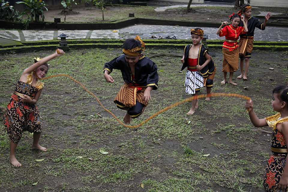 Festival Dolanan