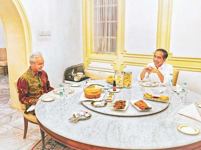 GANJAR MAKAN MALAM BERSAMA PRESIDEN JOK0WI