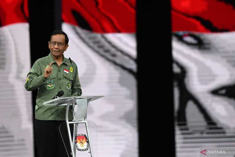 Gaya Busana ala Mapala Mahfud Dinilai Kuatkan Visi dalam Debat Keempat