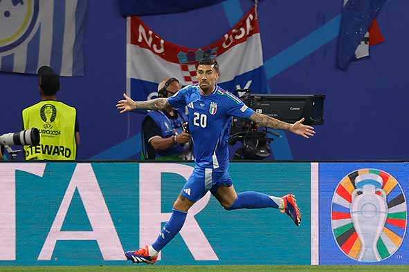 Gol "Detik Akhir" Mattia Zaccagni Loloskan Italia