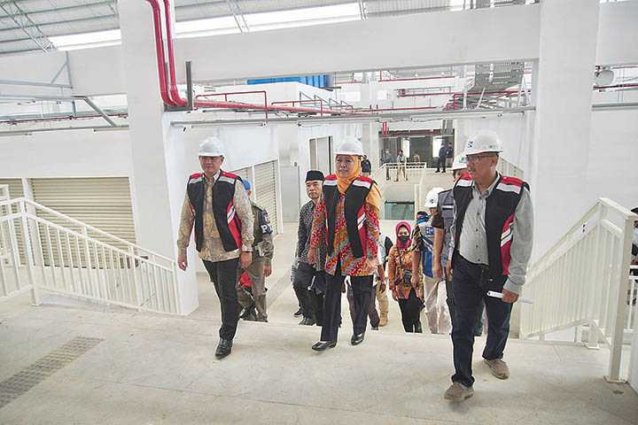 Gubernur Jatim Tinjau Pasar Induk Among Tani