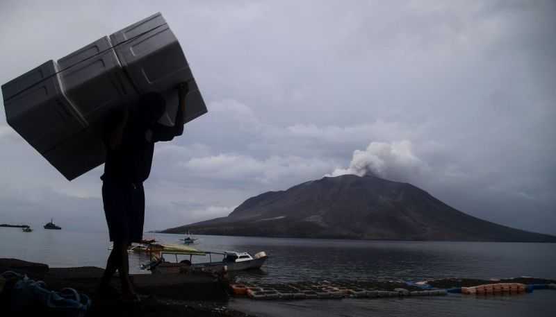 Gunung Ruang Punya Potensi Bahaya Awan Panas dan Banjir Lahar, Masyarakat Diimbau Waspada