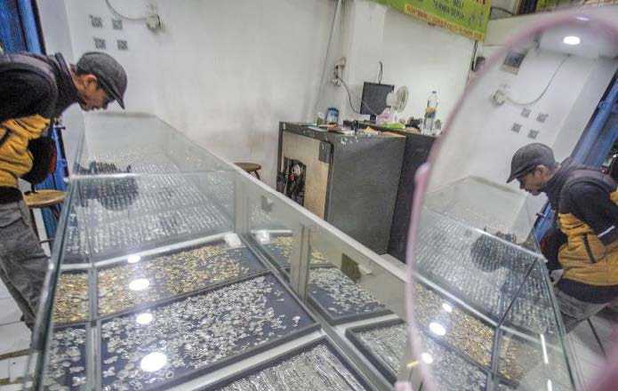 Harga Emas Turun