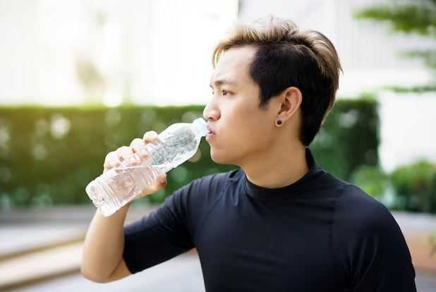 Hasil Survei Ungkap Gen X hingga Z Kurang Minum Air Putih