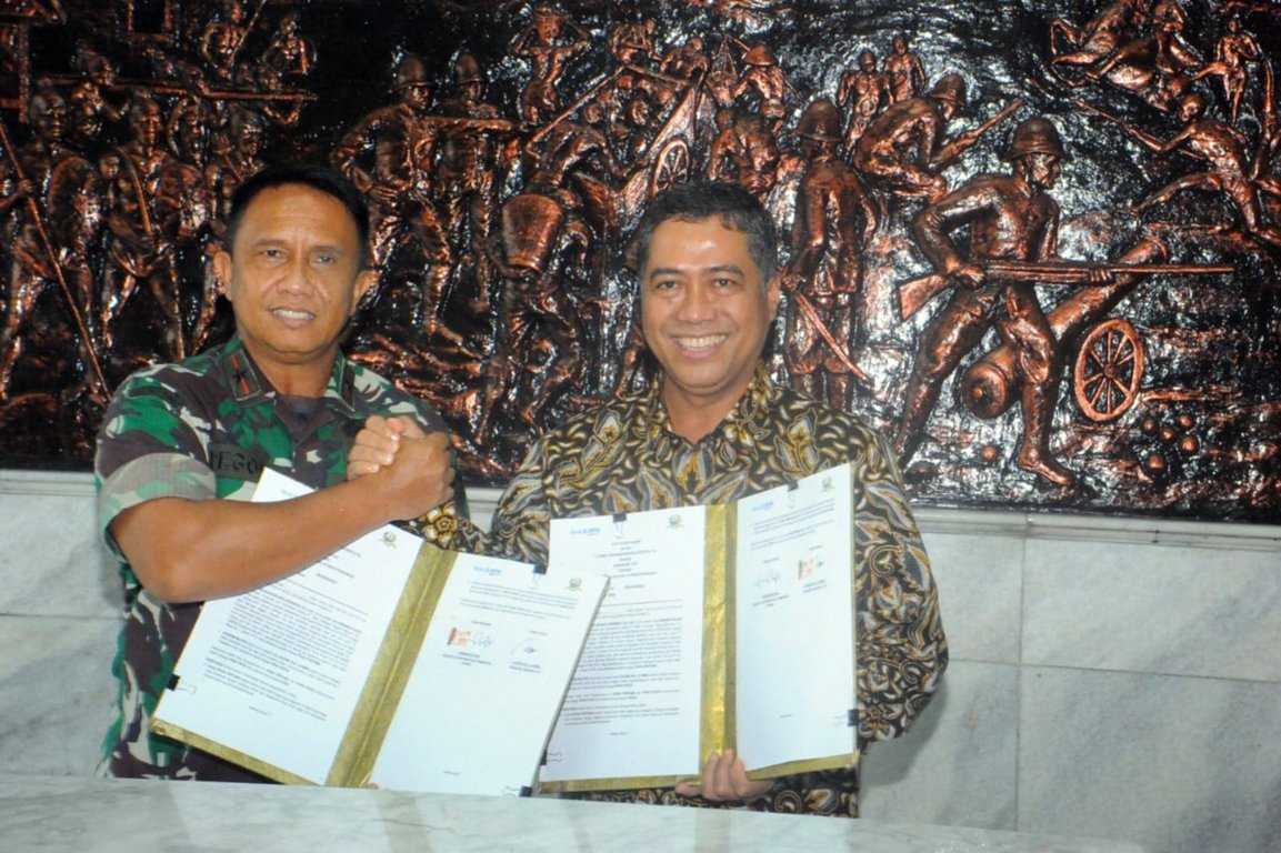 Incar Nasabah Akmil