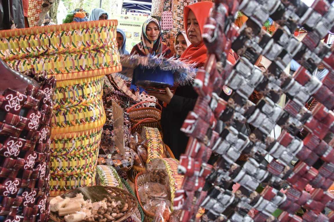 Industri Kerajinan Berbahan Limbah
