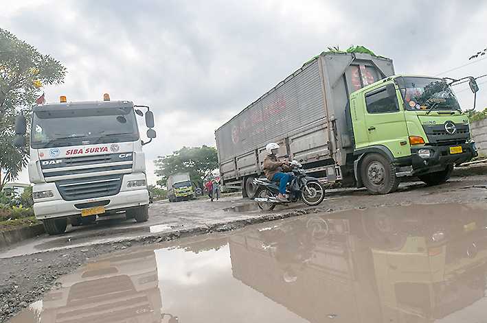 Jalan Berlubang di Kota Cilegon