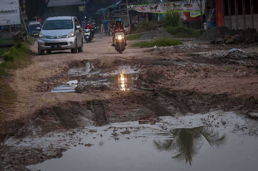 Jalan Rusak dan Berlubang