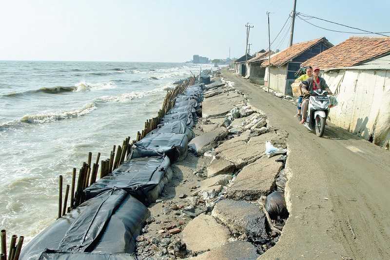 JALAN RUSAK KARENA ABRASI