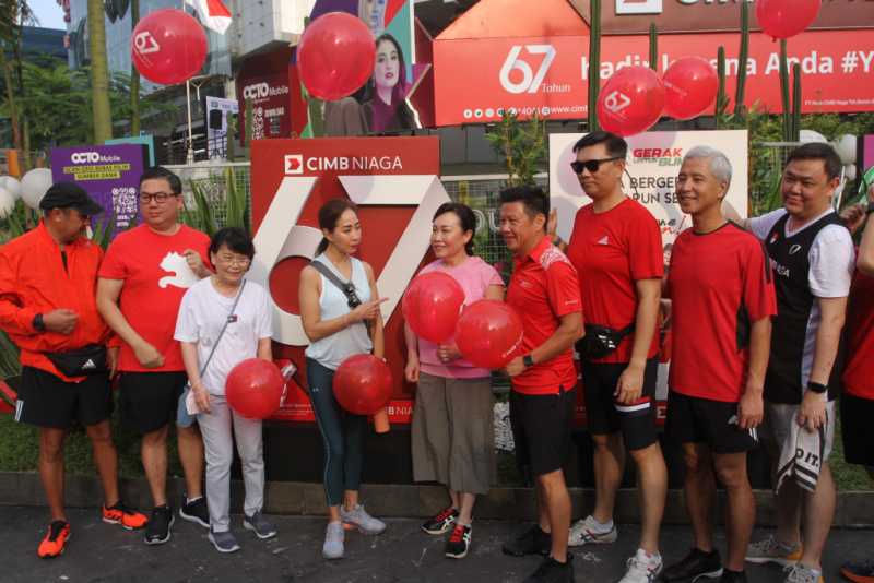 Jalan Santai Gerak Untuk Bumi HUT 67 CIMB Niaga