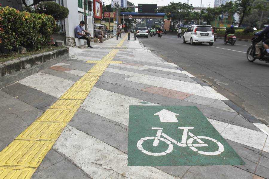Jalur Sepeda di Trotoar