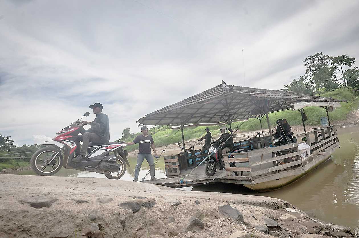 Jasa Penyeberangan Perahu Eretan
