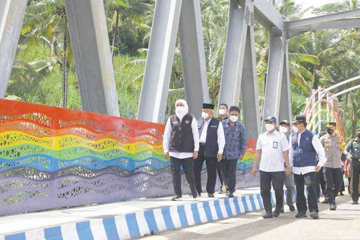Jembatan Pelangi