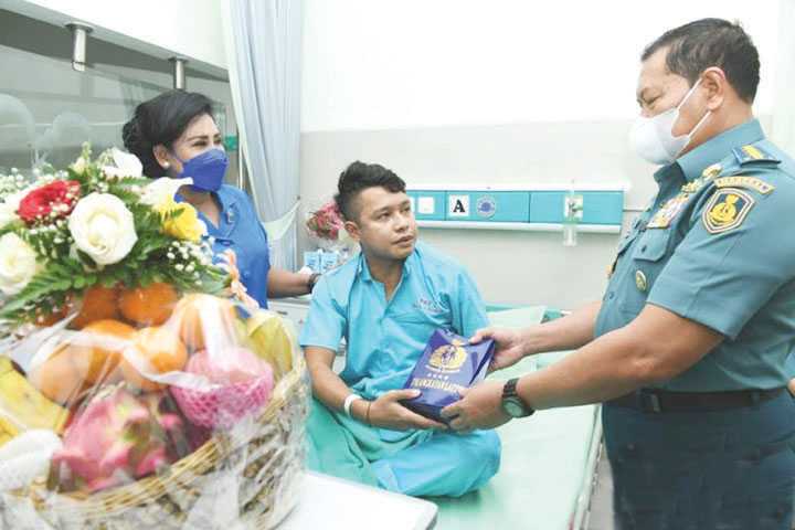 Jenguk Korban KKB
