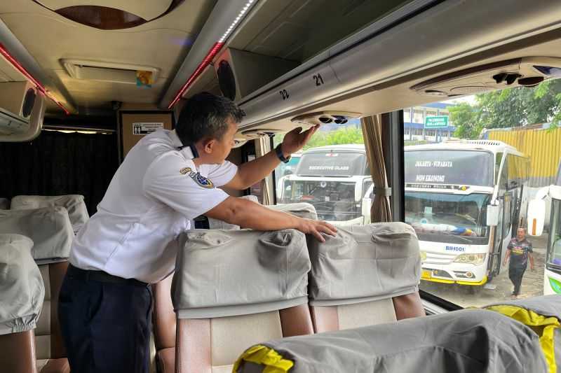 Kabar Gembira, Damri Pastikan Armada Bersih Demi Kenyamanan Penumpang Saat Mudik