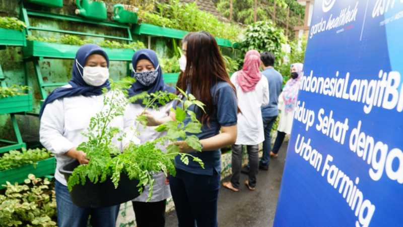 Kampung Berseri Astra Gerakan Ekonomi Masyarakat Dengan urban farming