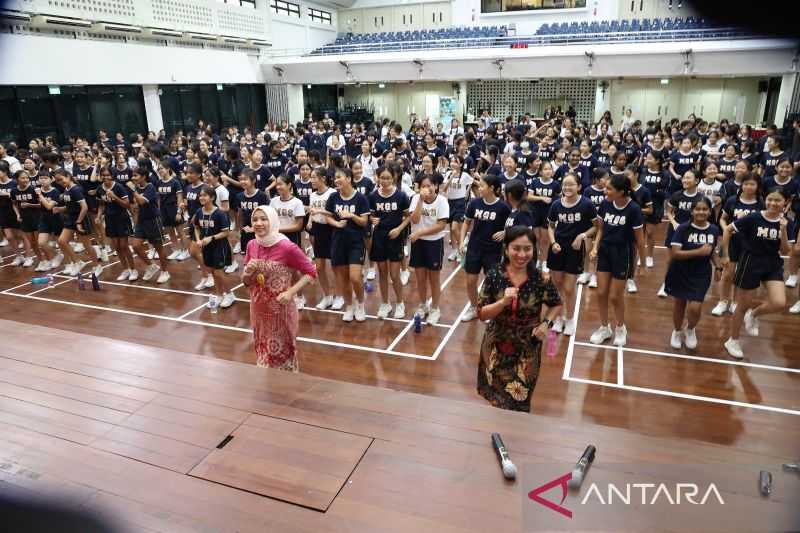 KBRI Singapura Diplomasi Budaya ke Siswa SMP Lewat Tari Maumere