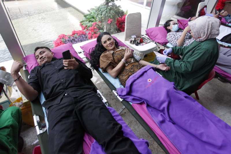 KD Ikut Kegiatan Donor Darah DPR